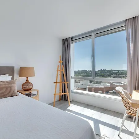Unique 3-bdrm Townhouse, Stunning View, Pool & Bbq *