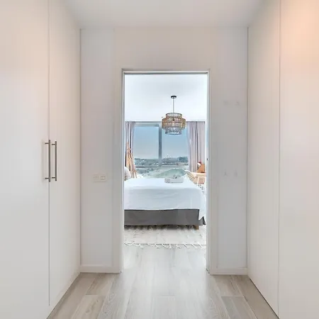 Unique 3-bdrm Townhouse, Stunning View, Pool & Bbq * 埃斯特波纳