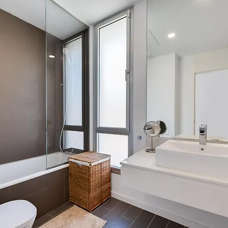 Unique 3-bdrm Townhouse, Stunning View, Pool & Bbq * 埃斯特波纳