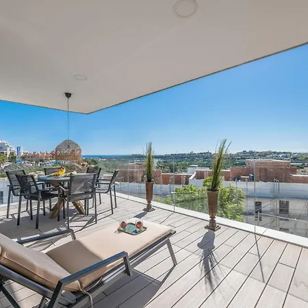 Apartman Unique 3-bdrm Townhouse, Stunning View, Pool & Bbq *