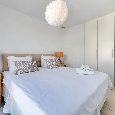 Apartman Unique 3-bdrm Townhouse, Stunning View, Pool & Bbq *